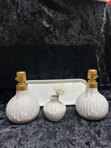 2  'Lİ SIVI SABUNLUK VE ÇİÇEKLİ KOKULUK