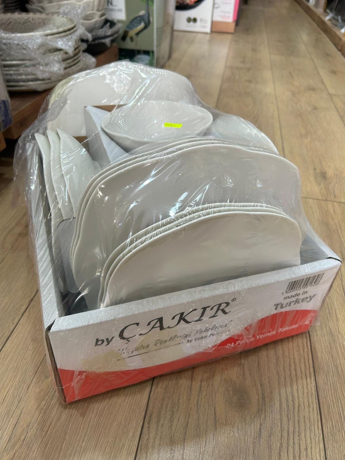 ÇAKIR 24 PARÇA PORSELEN TAKIMI 6 KİŞİLİK