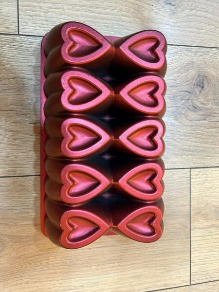 AMBOSS  DİKEY   KALPLİ KIRMIZI  KEK KALIBI