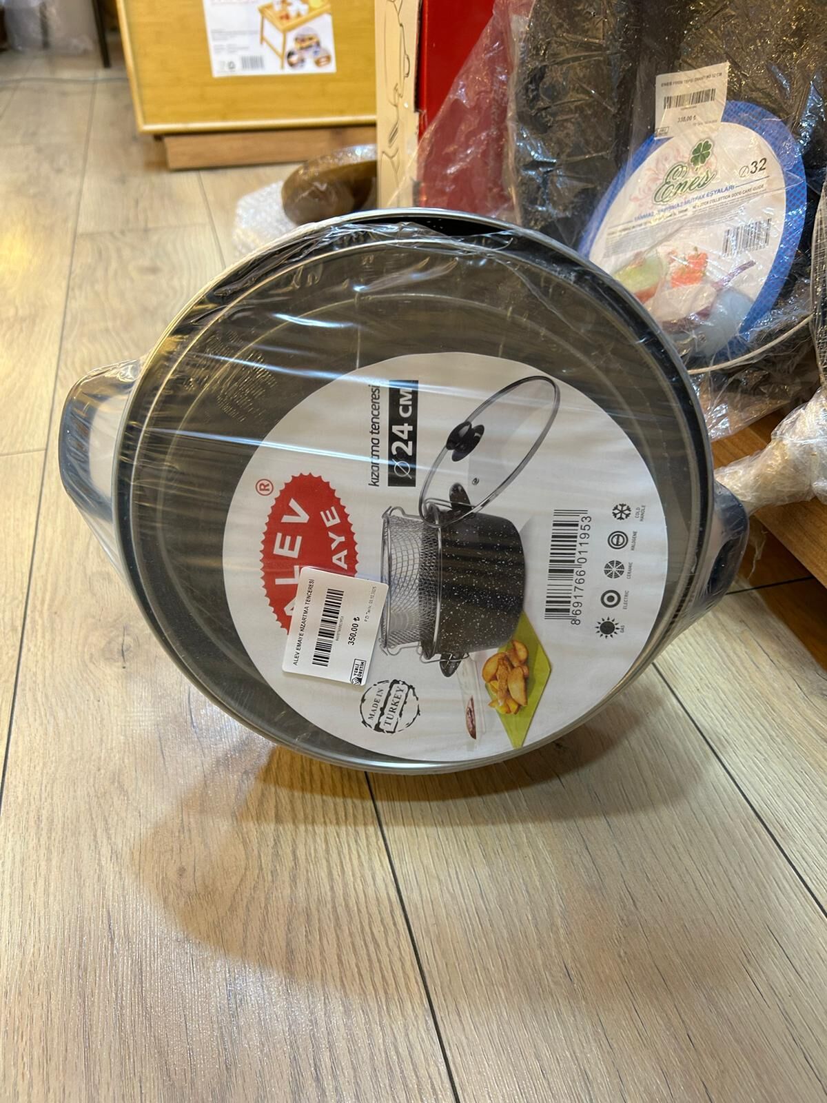 24 CM  ALEV EMAYE KIZARTMA  TENCERESİ