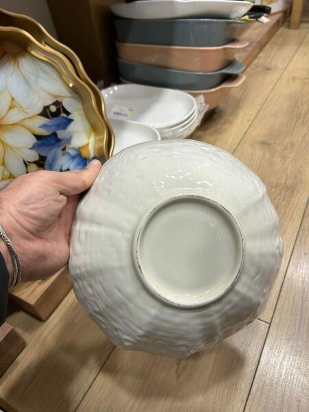 ÇAKIR  PORSELEN  KASE  ( EN  : 23 CM  BOY : 23 CM )