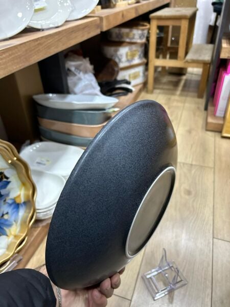 UZUN SİYAH  RENK  SERVİS  TABAĞI (  EN : 30 CM  BOY : 30 CM )