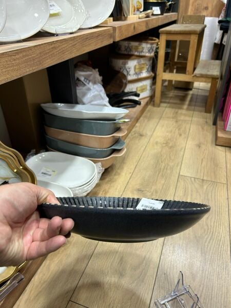 UZUN SİYAH  RENK  SERVİS  TABAĞI (  EN : 30 CM  BOY : 30 CM )