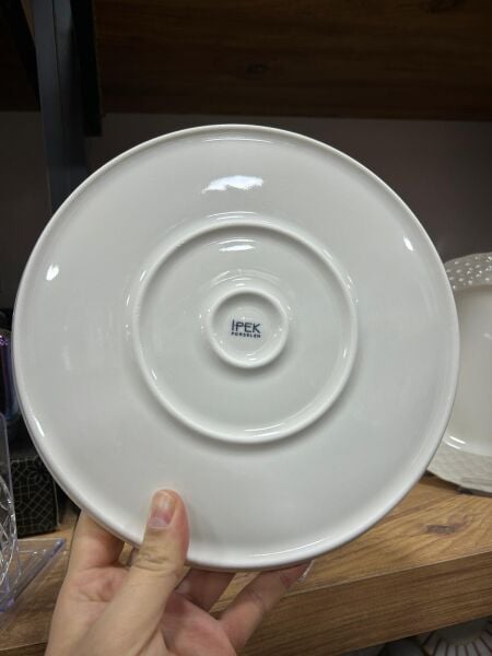 İPEK PORSELEN YUVARLAK SERVİS TABAĞI ( EN :26 CM  BOY:26  CM )
