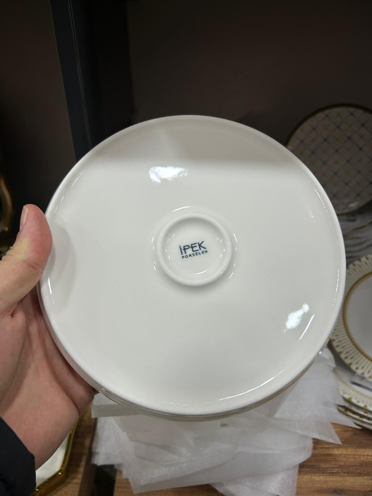 İPEK PORSELEN YUVARLAK SERVİS TABAĞI ( EN :20 CM  BOY:20  CM )